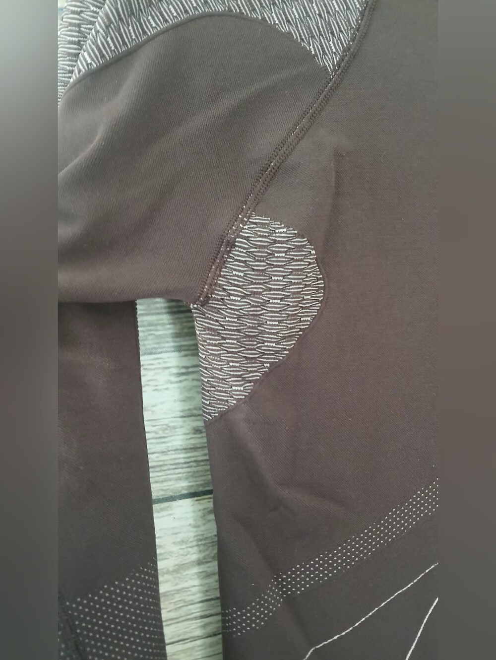 Nike Dry Fit Dark Brown Long Sleeve Performance Compression Top - Picture 4 of 12